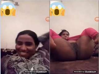 Bhabhi's exciting show of her intimate