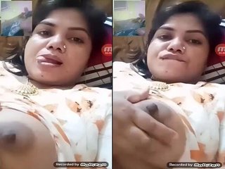 Bangladeshi housewife flaunts her