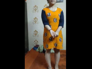 Indian girl's impressive bosoms and