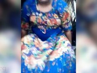 Desi damsel dares to uncover her XXX bod