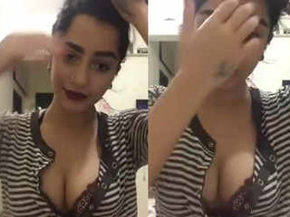 Desi babe with fat udders talks with