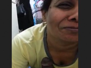 Aunty gives a dt to her paramour while