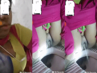 Desi MMS flick of a damsel urinating to