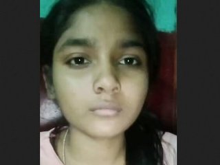 A cute chick in a MMS  voicing her