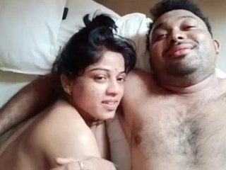 Duo sends MMS of wild motel sex