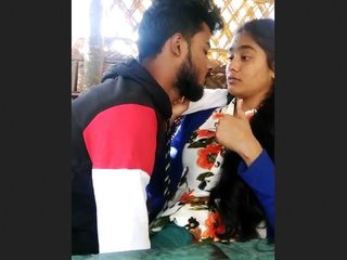 Nature-loving couples love outdoor