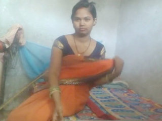 Horny Indian bhabhi gives a blowjob and