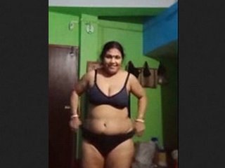 Bhabhi's bare spectacle in a village for