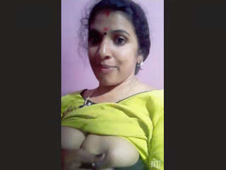 Indian housewife flaunts her giant